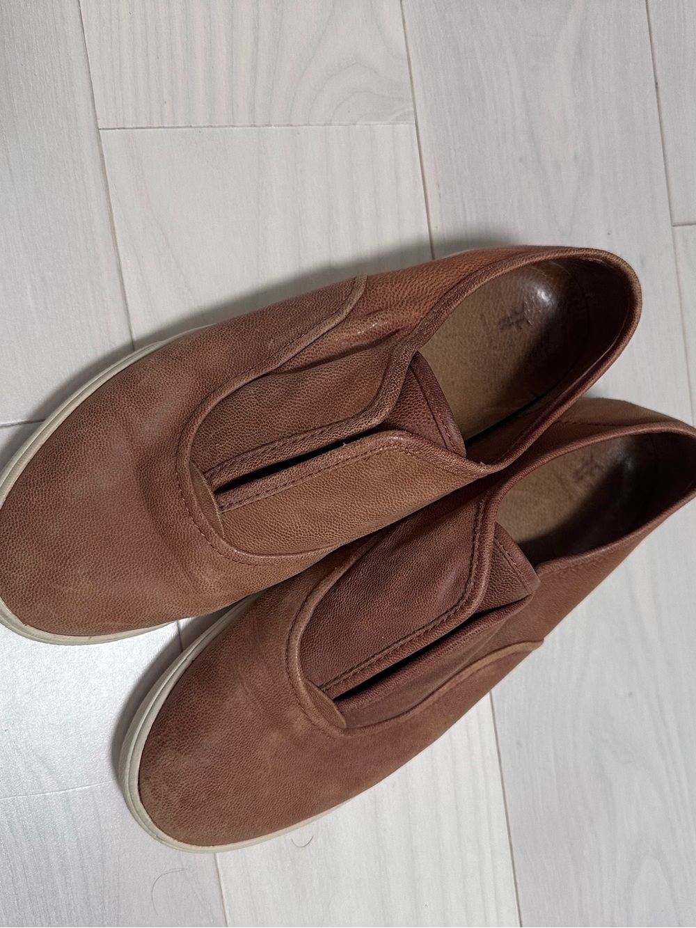Frye slides